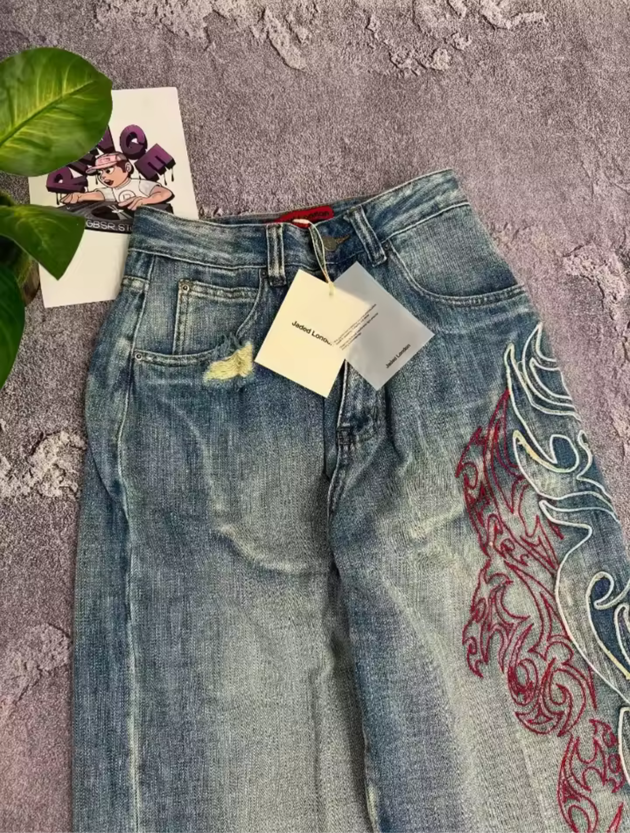 Dragon embroidered bell jeans